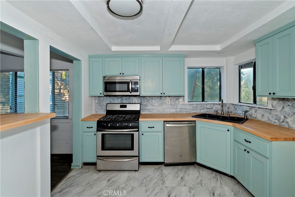 26331 Alpine Property Photo 9