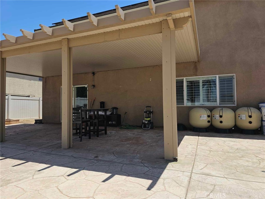 1740 El Nido Property Photo 4