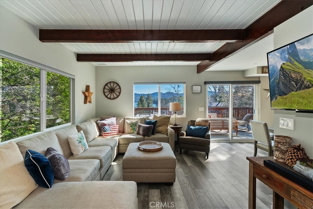 27565 North Bay Rd Property Photo 8