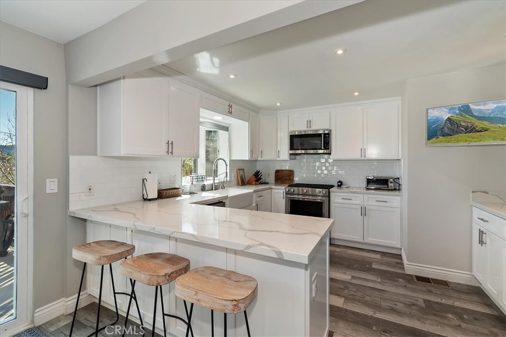 27565 North Bay Rd Property Photo 13