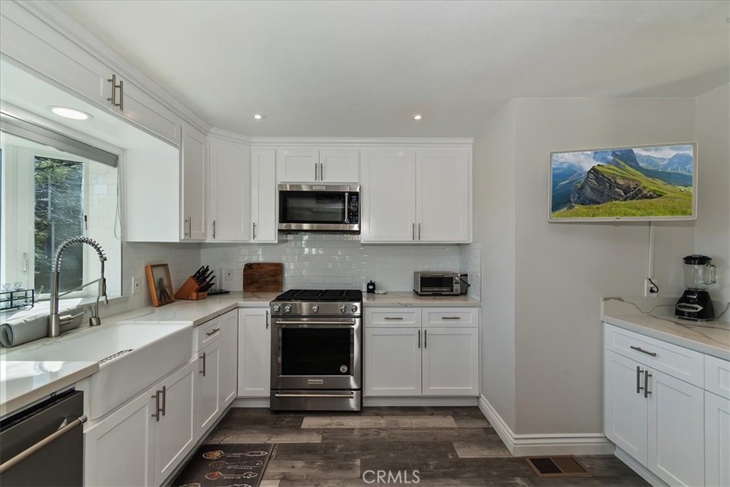 27565 North Bay Rd Property Photo 14