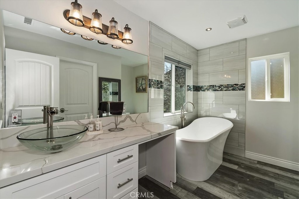 27565 North Bay Rd Property Photo 24