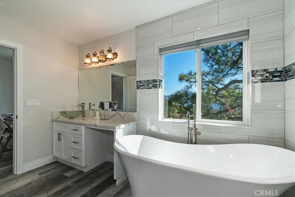 27565 North Bay Rd Property Photo 25