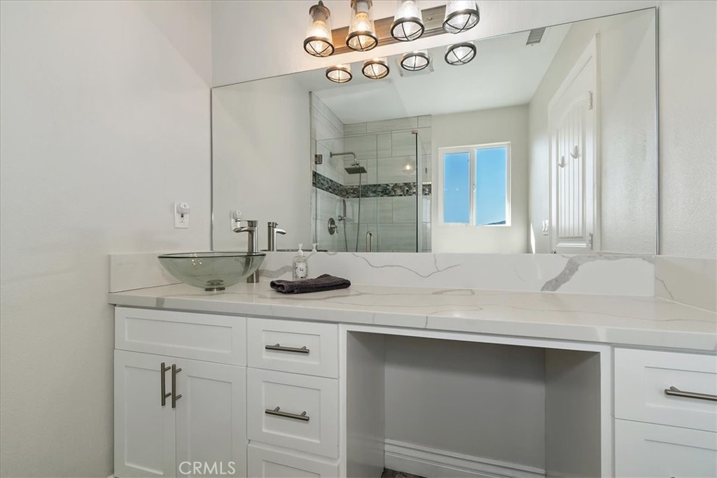 27565 North Bay Rd Property Photo 32