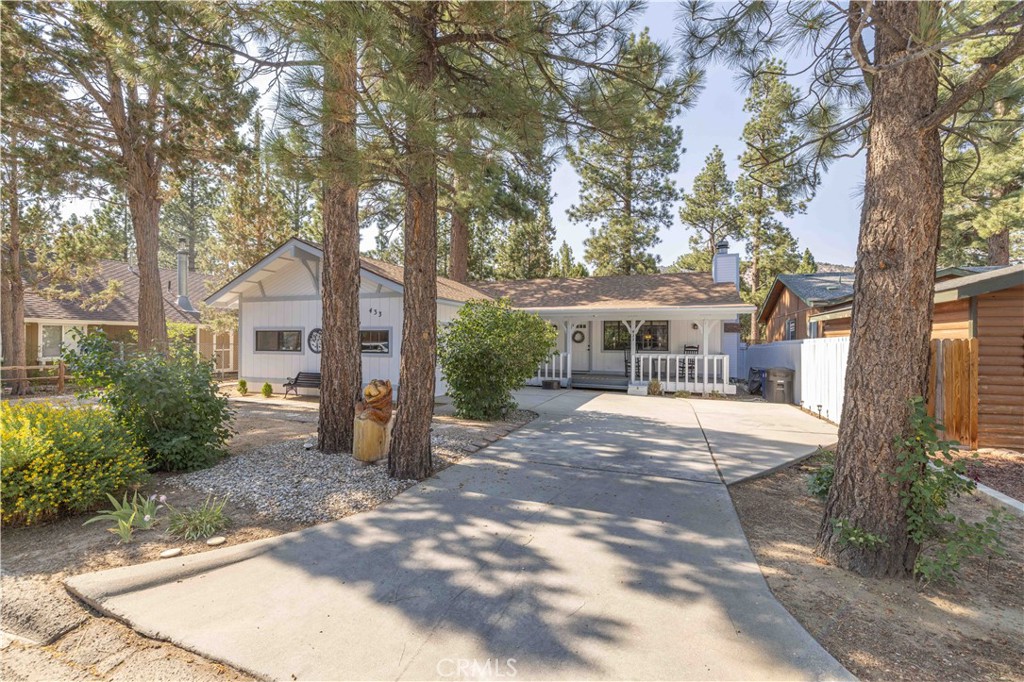 433 E Barker Property Photo 1