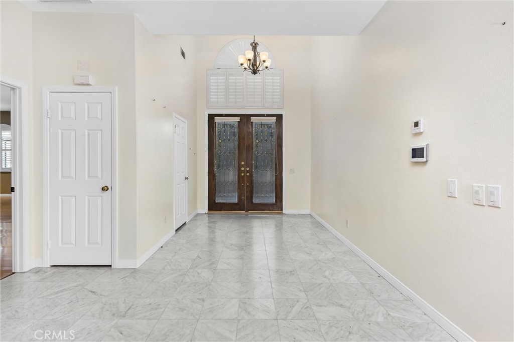 13776 Meadow View Property Photo 7