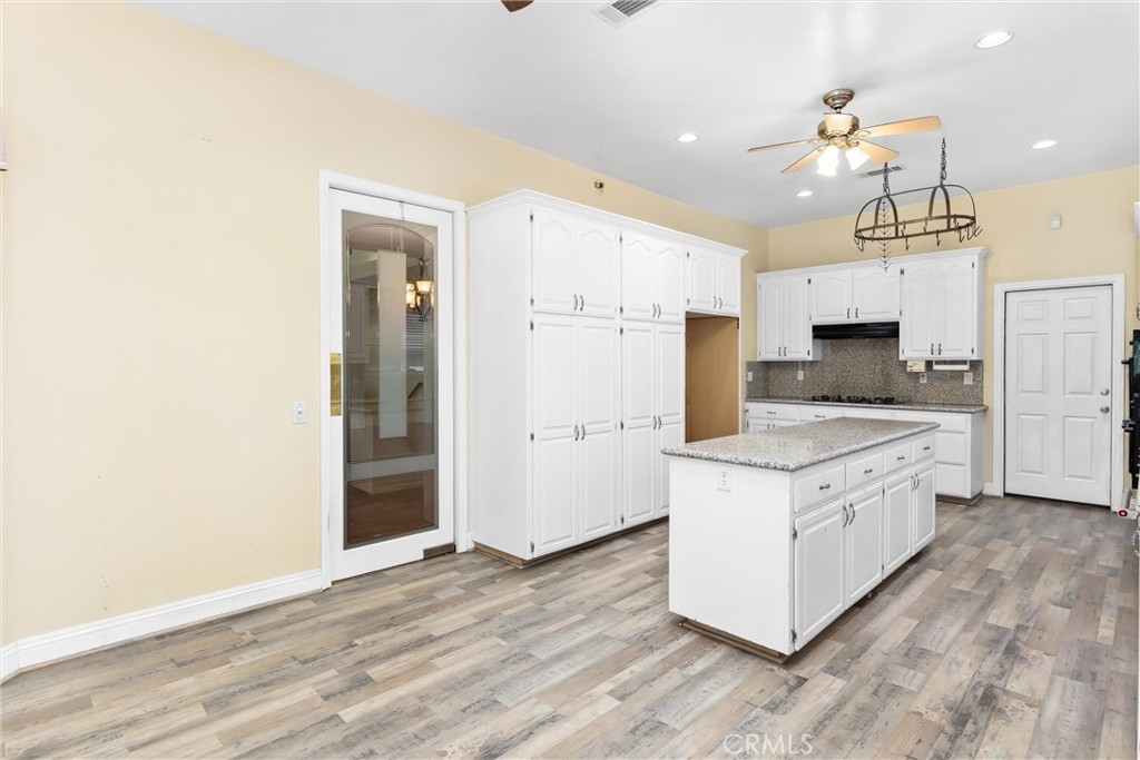 13776 Meadow View Property Photo 17