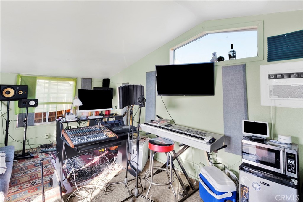 14415 Erie Property Photo 46