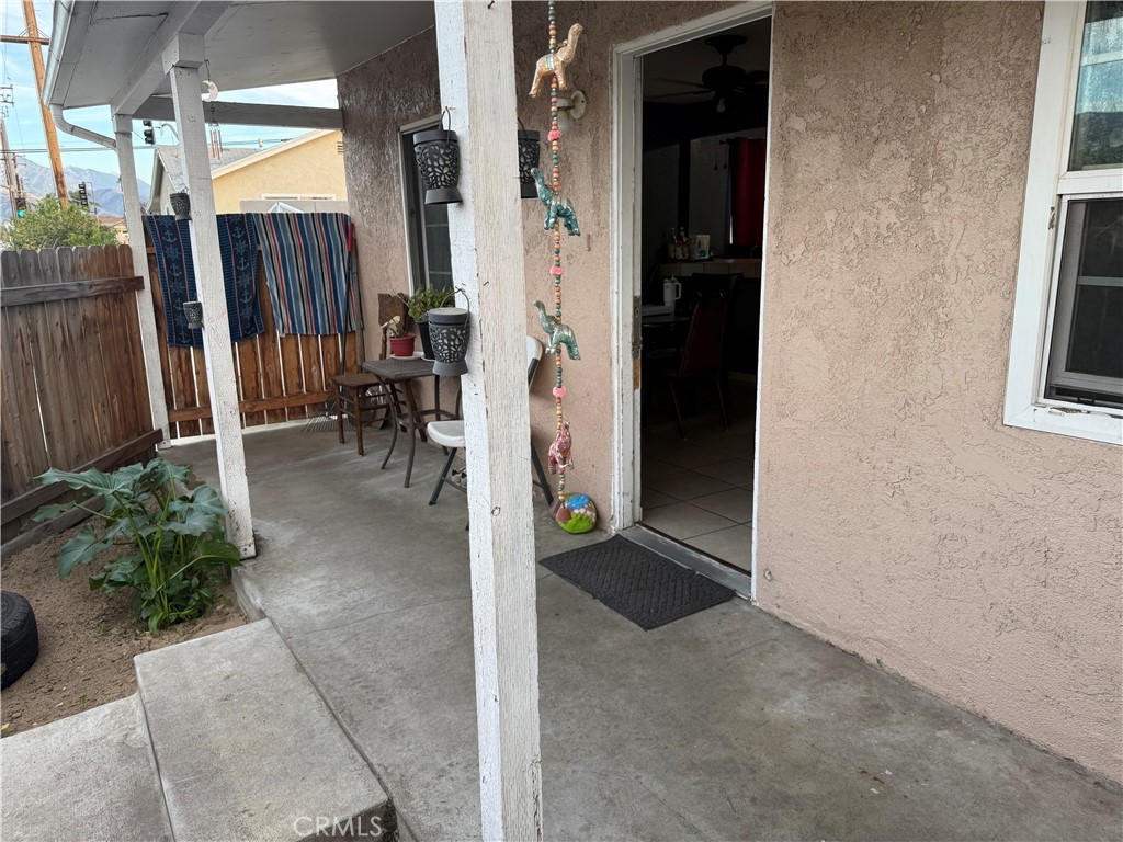 26079 9th Property Photo 3