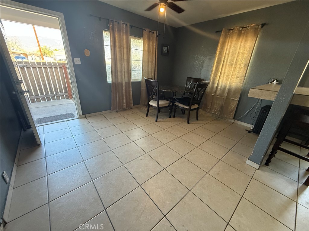 26079 9th Property Photo 4