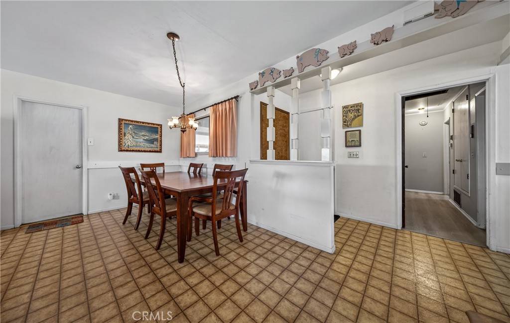 1193 W King Property Photo 5