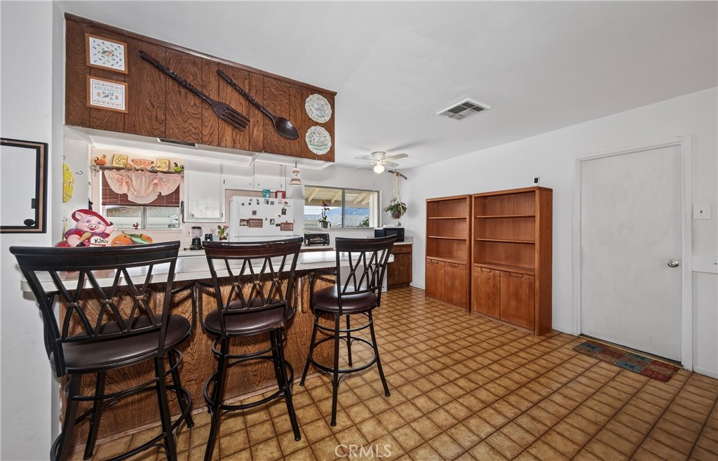1193 W King Property Photo 8