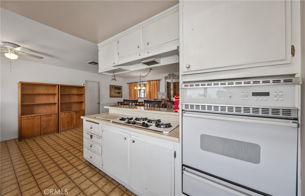 1193 W King Property Photo 11