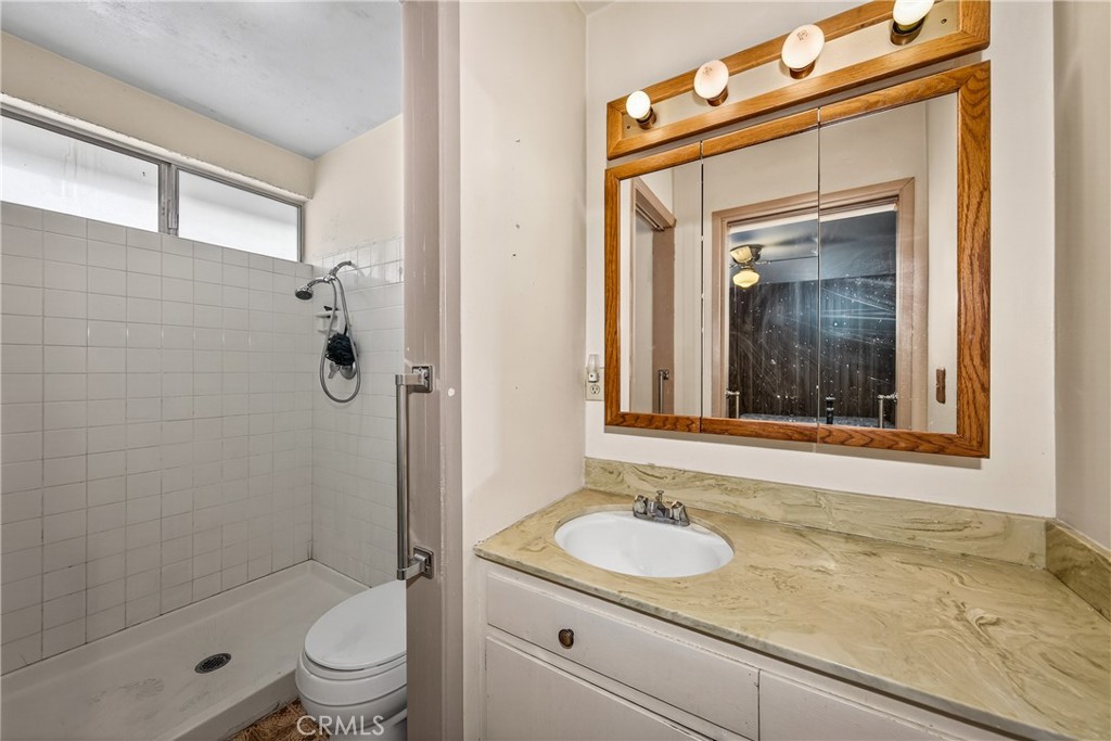 1193 W King Property Photo 14