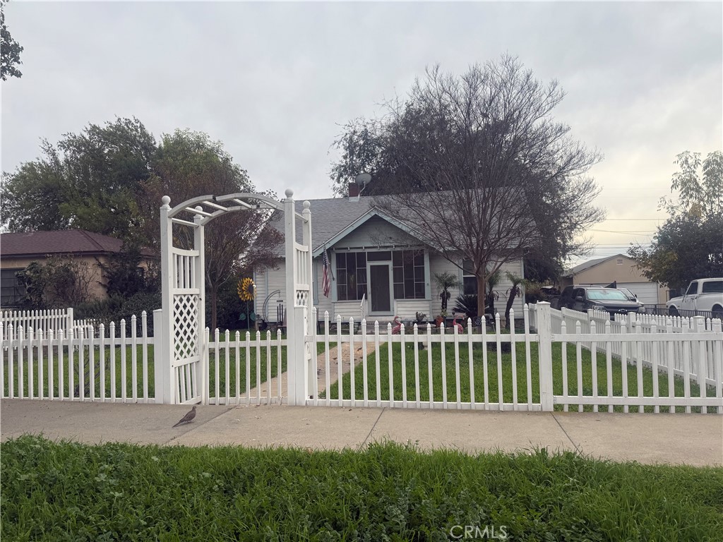 749 W D Property Photo 1