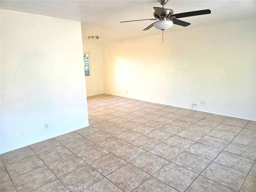 16060 Las Vecinas Drive Property Photo 5