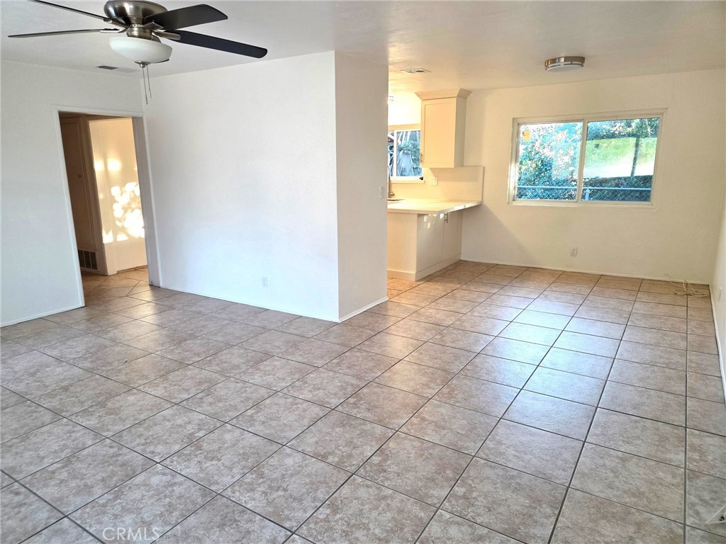 16060 Las Vecinas Drive Property Photo 6
