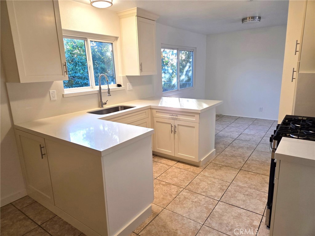 16060 Las Vecinas Drive Property Photo 7