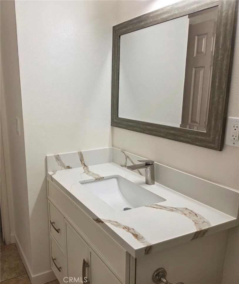 16060 Las Vecinas Drive Property Photo 17