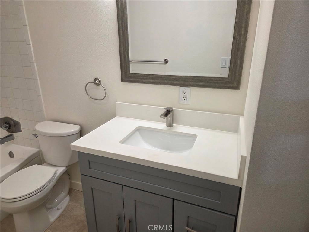 16060 Las Vecinas Drive Property Photo 21