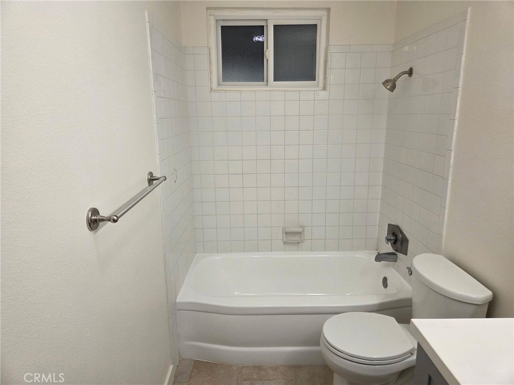 16060 Las Vecinas Drive Property Photo 22