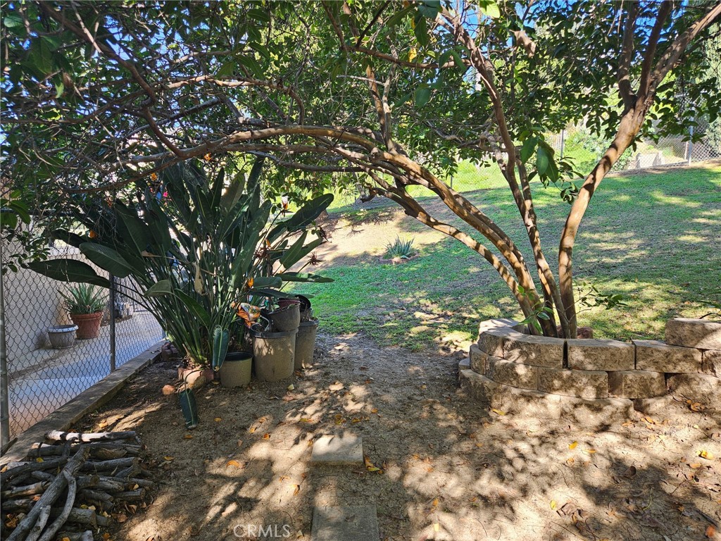 16060 Las Vecinas Drive Property Photo 25