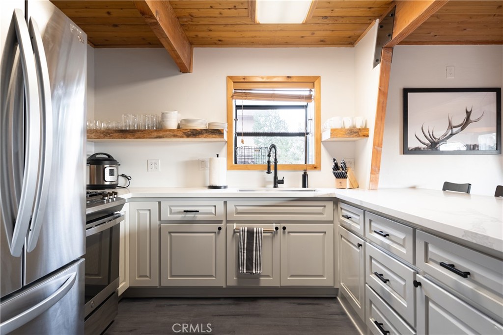 1117 Crater Mountain Property Photo 8