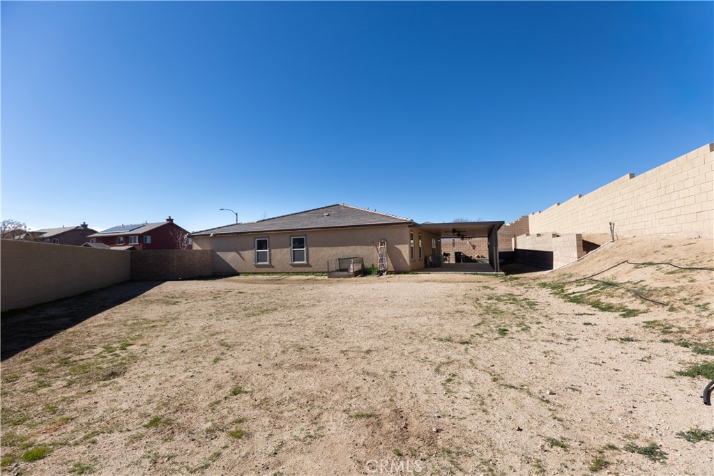 16664 Hawks Hill Property Photo 26