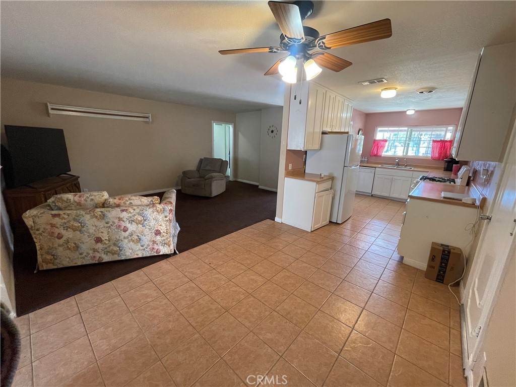 1380 Teakwood Property Photo 4
