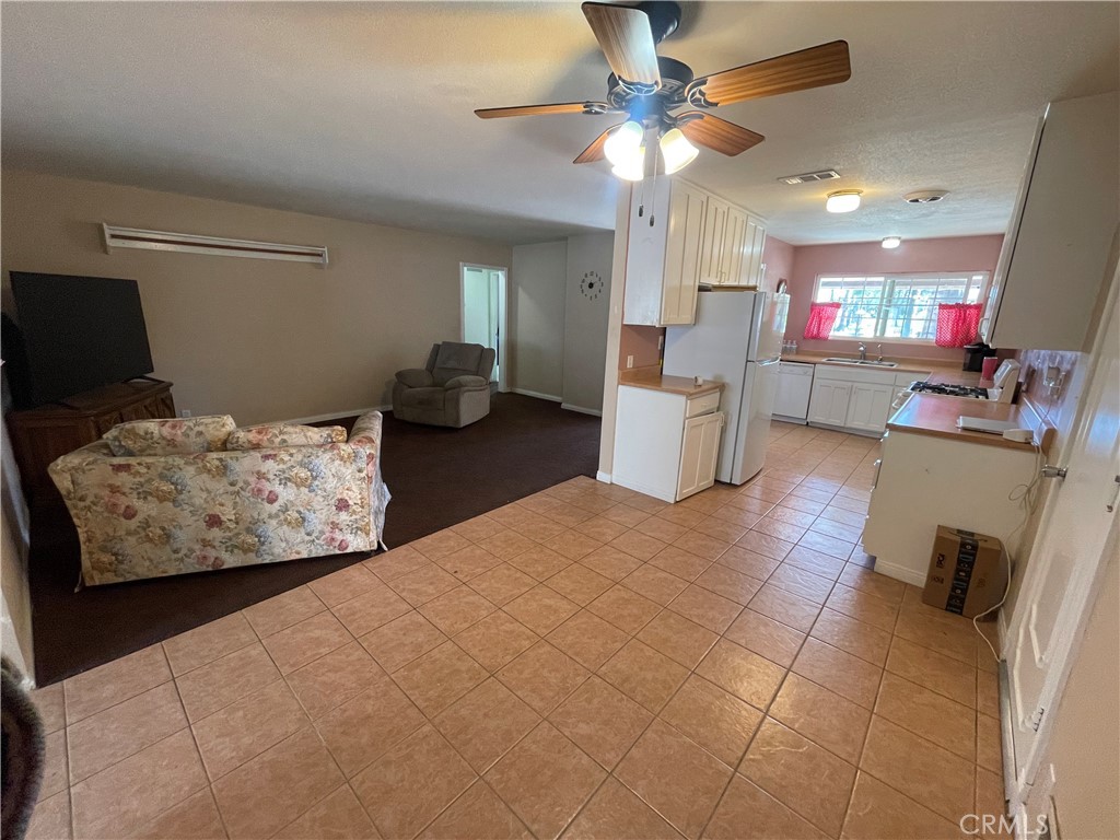 1380 Teakwood Property Photo 8
