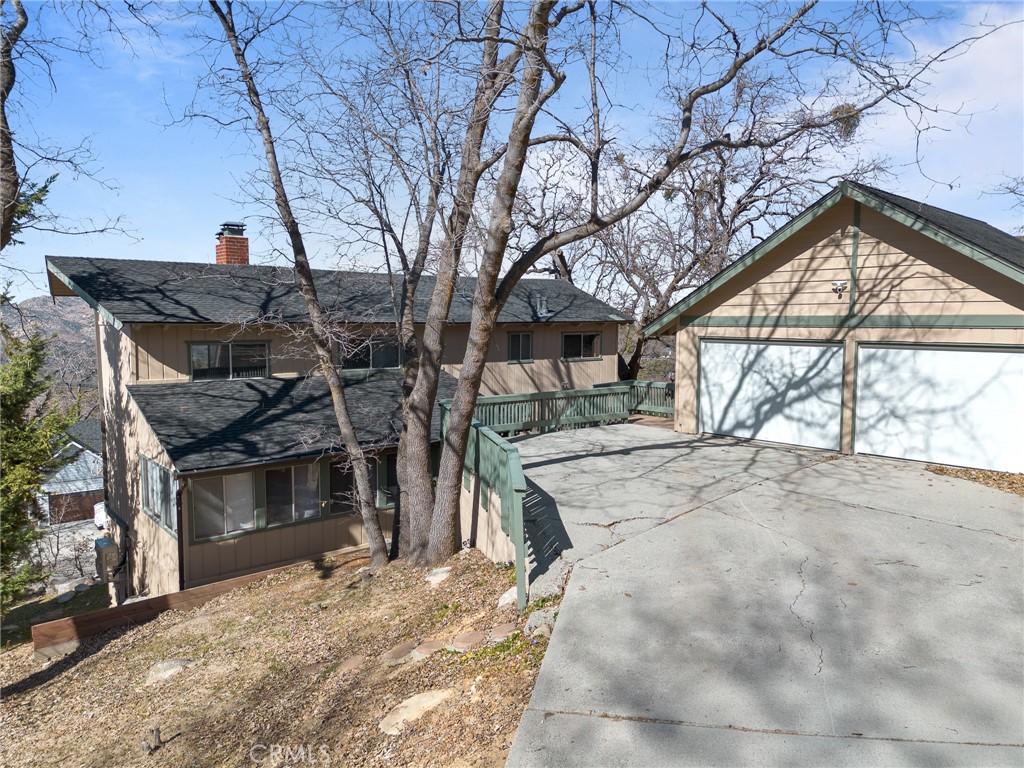 1405 Sequoia Drive Property Photo 2