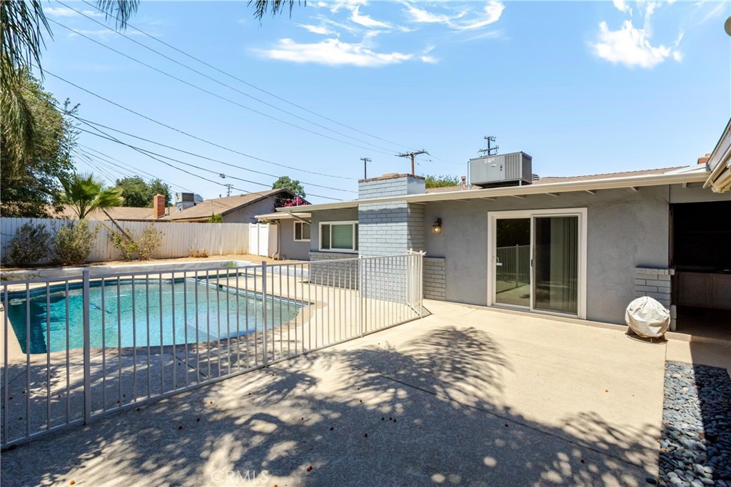 1235 W Cypress Property Photo 41