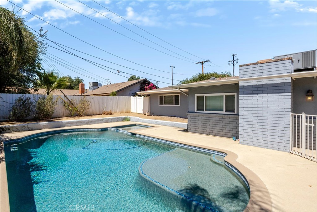 1235 W Cypress Property Photo 42