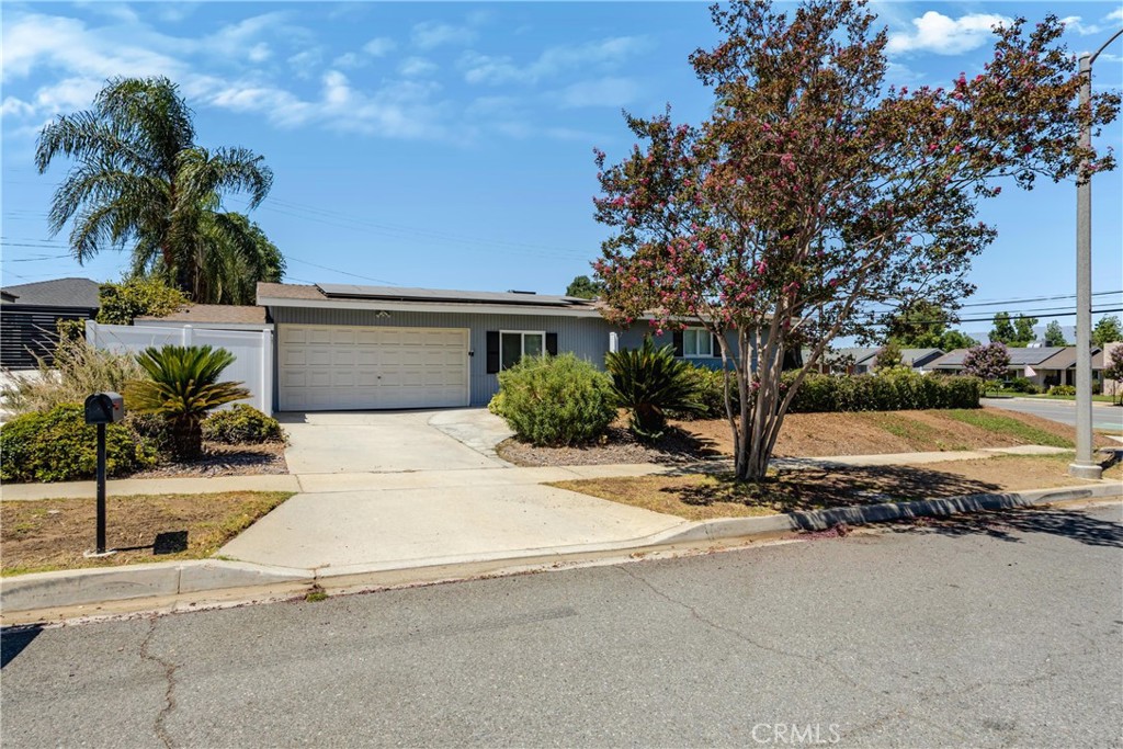 1235 W Cypress Property Photo 47