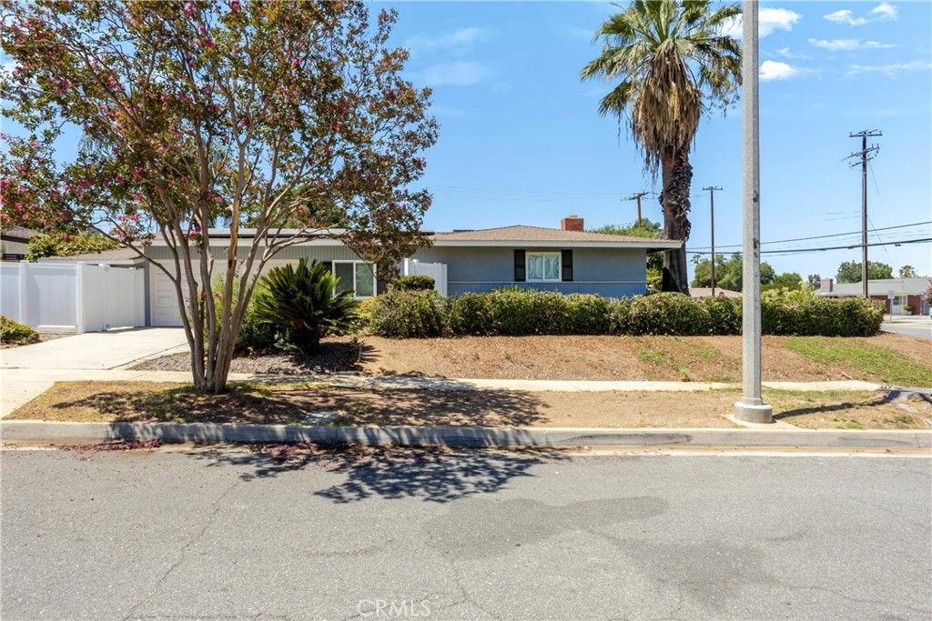 1235 W Cypress Property Photo 48