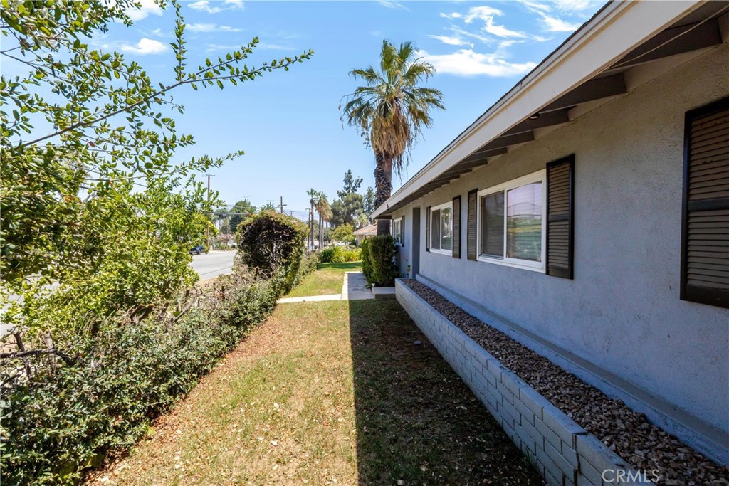 1235 W Cypress Property Photo 58