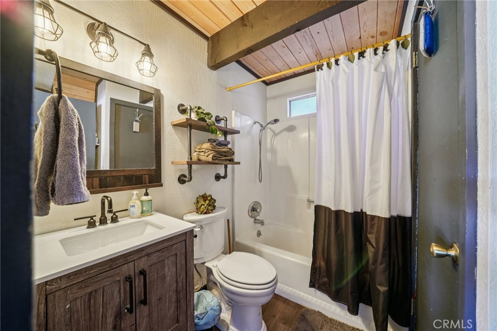 42683 Falcon Avenue Property Photo 18