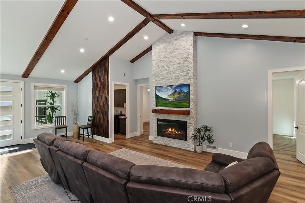 610 Blue Jay Property Photo 18