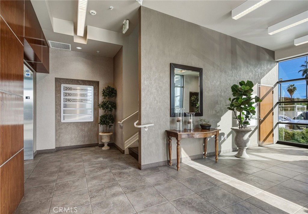 1801 Orange Tree Lane Property Photo 16