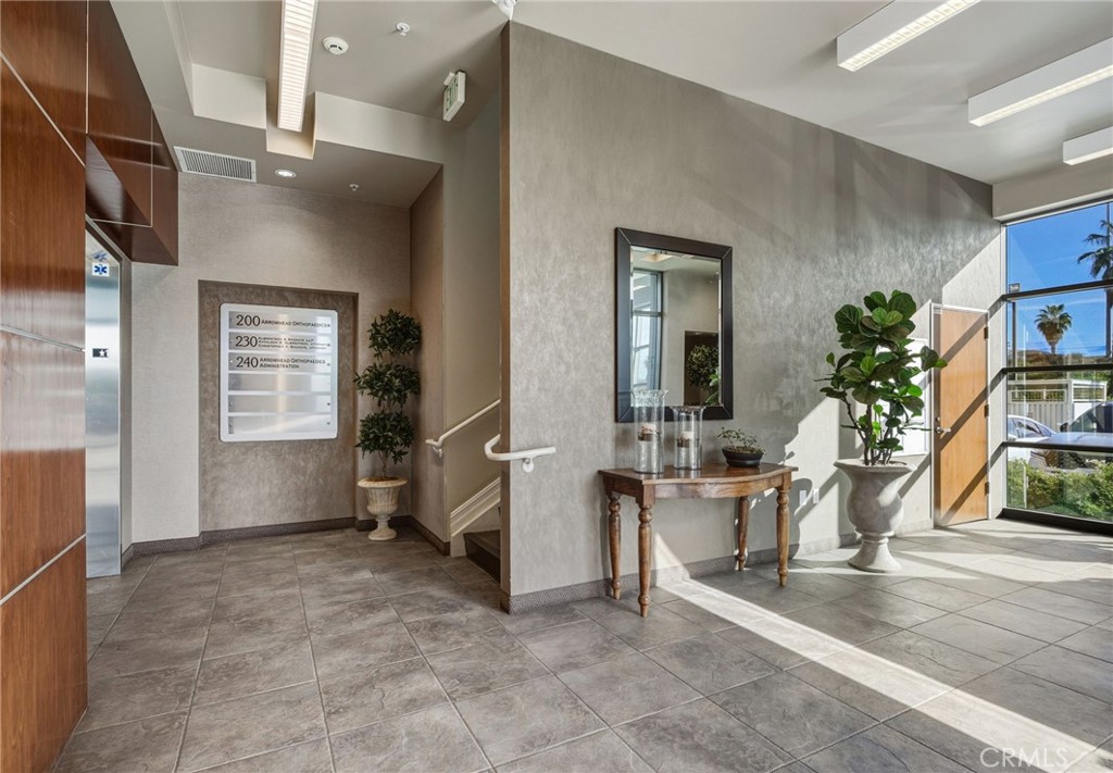 1801 Orange Tree Lane Property Photo 13