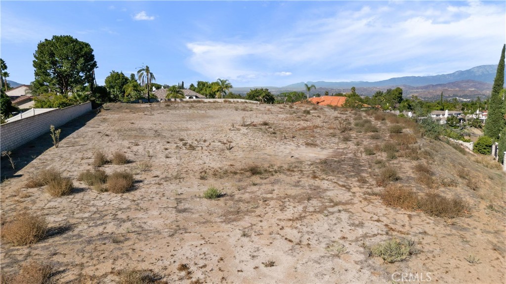 6204 Claridge Drive Property Photo 8