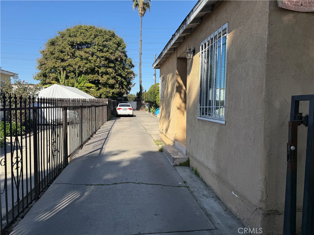 45 E 69th Way Property Photo 2