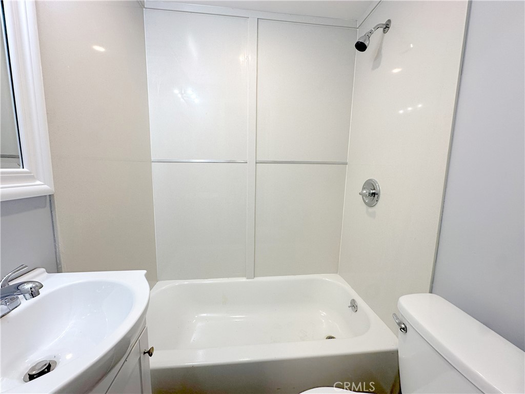 726 Golden Property Photo 31