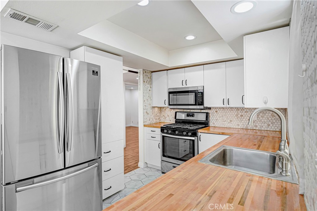 7001 S La Cienega 101 Property Photo 20