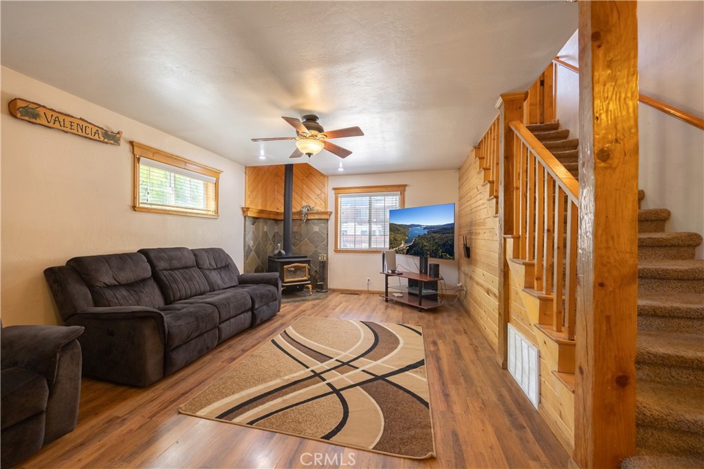 209 W Meadow Lane Property Photo 2