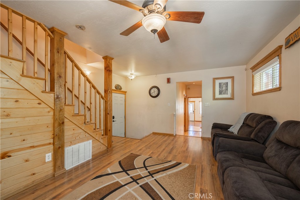 209 W Meadow Lane Property Photo 4