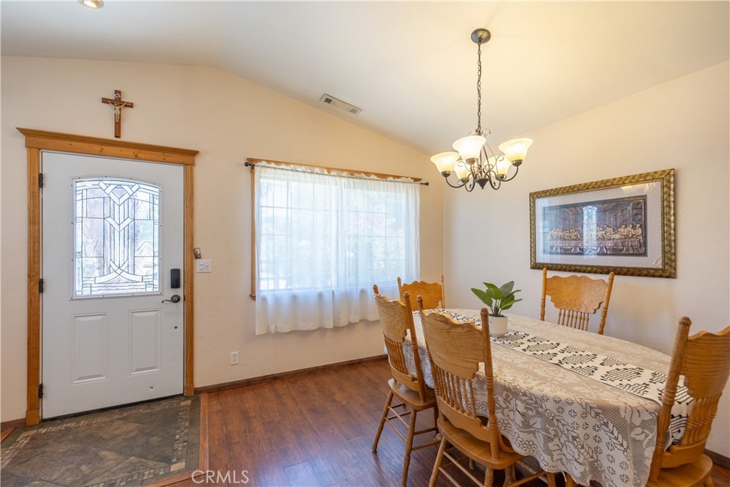 209 W Meadow Lane Property Photo 9