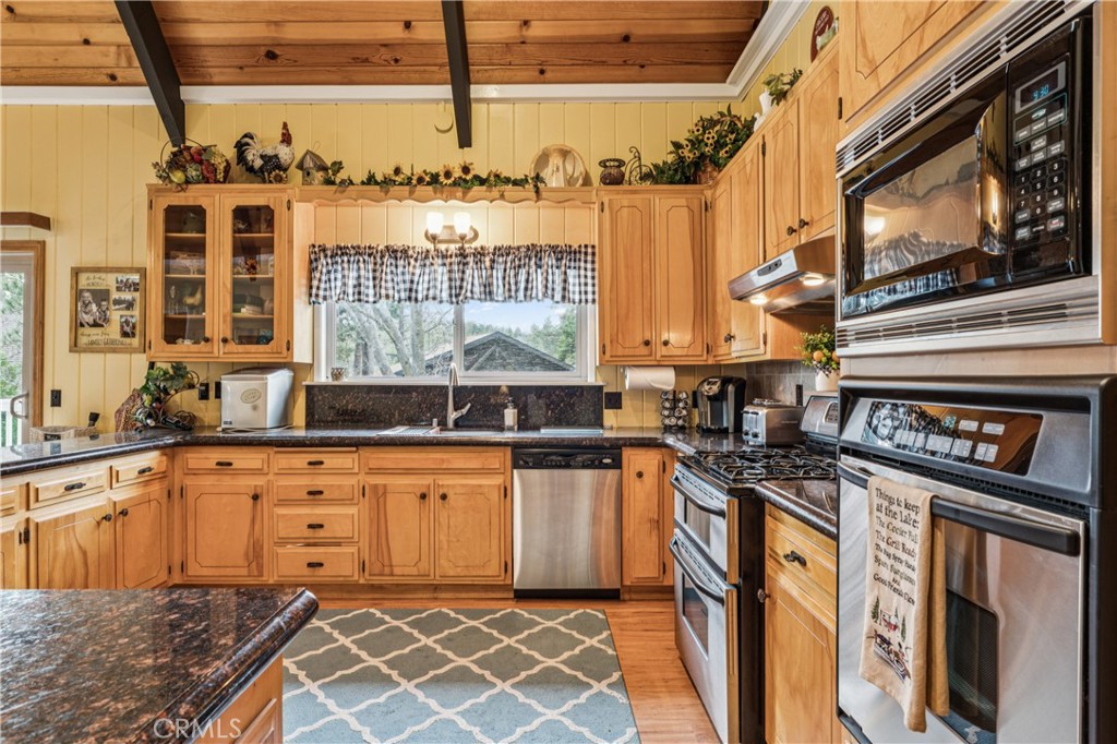 200 Birchwood Property Photo 4