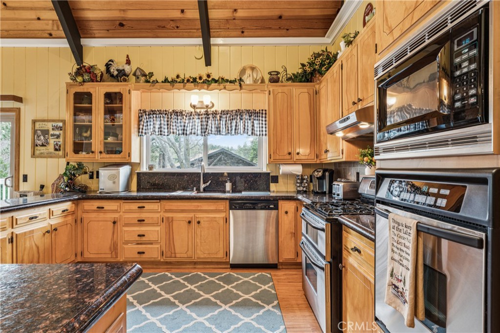 200 Birchwood Property Photo 4