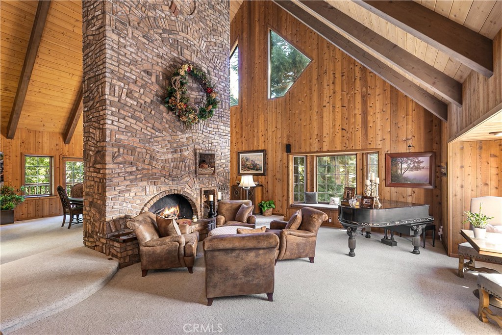27421 Cedarwood Drive Property Photo 3